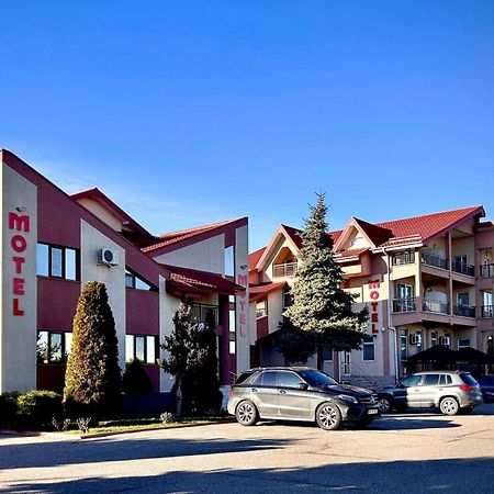 Hotel Levisticum Bacău Exterior foto